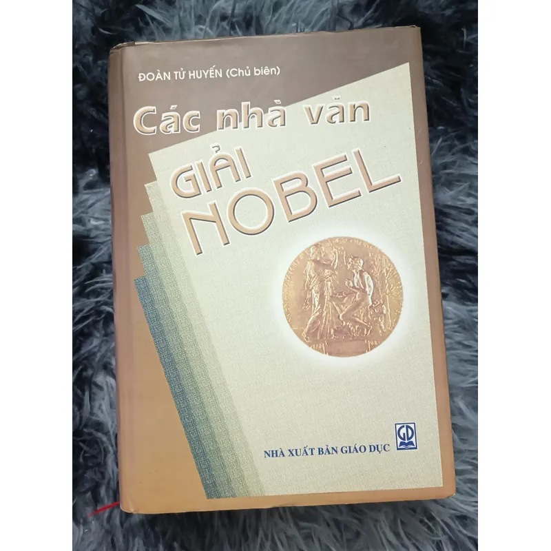 Các nhà văn giải Nobel 604249