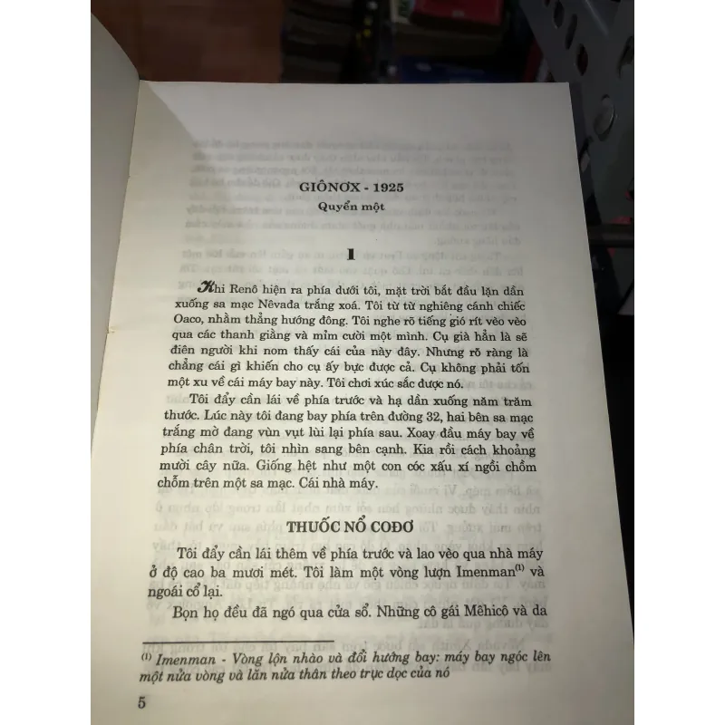 Người lữ hành kỳ dị - Harold Robbins 975545