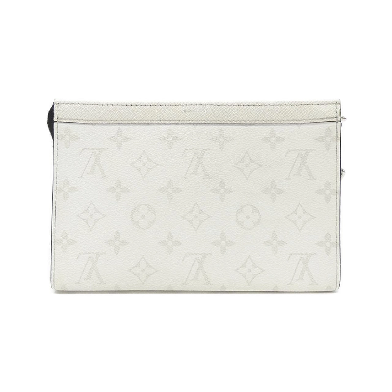 Túi đeo vai Louis Vuitton Taiga Rama Gaston Wearable Wallet M30935 613686