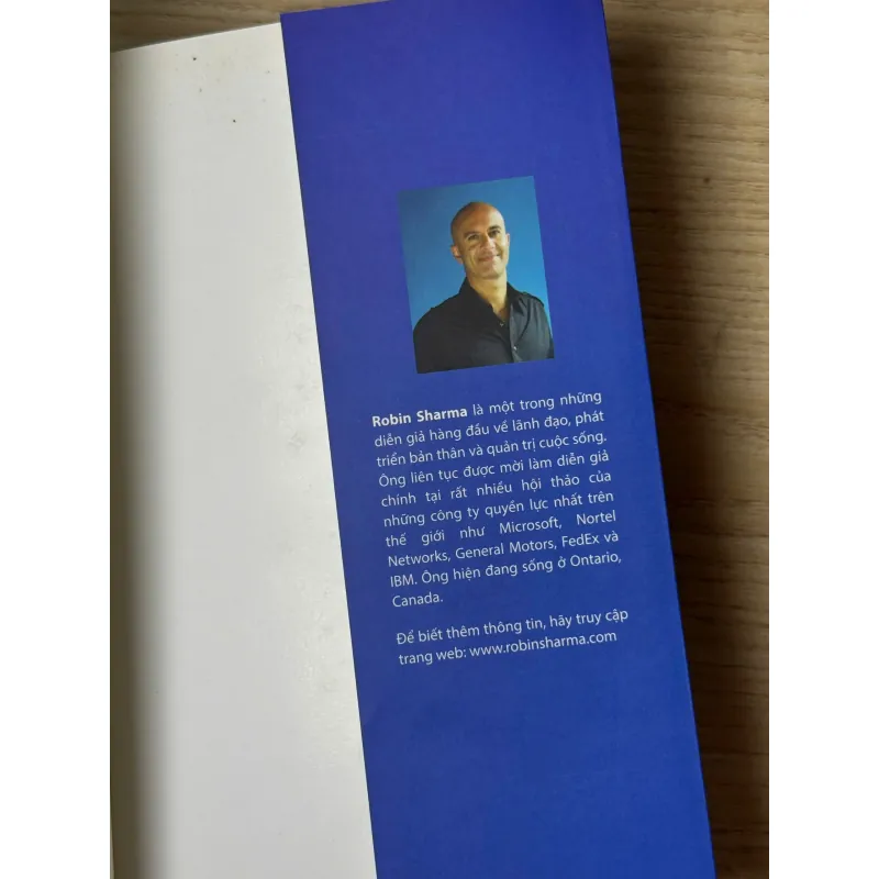 3 NGƯỜI THẦY VÌ ĐẠI (tác giả này khá nổi tiếng) 754357