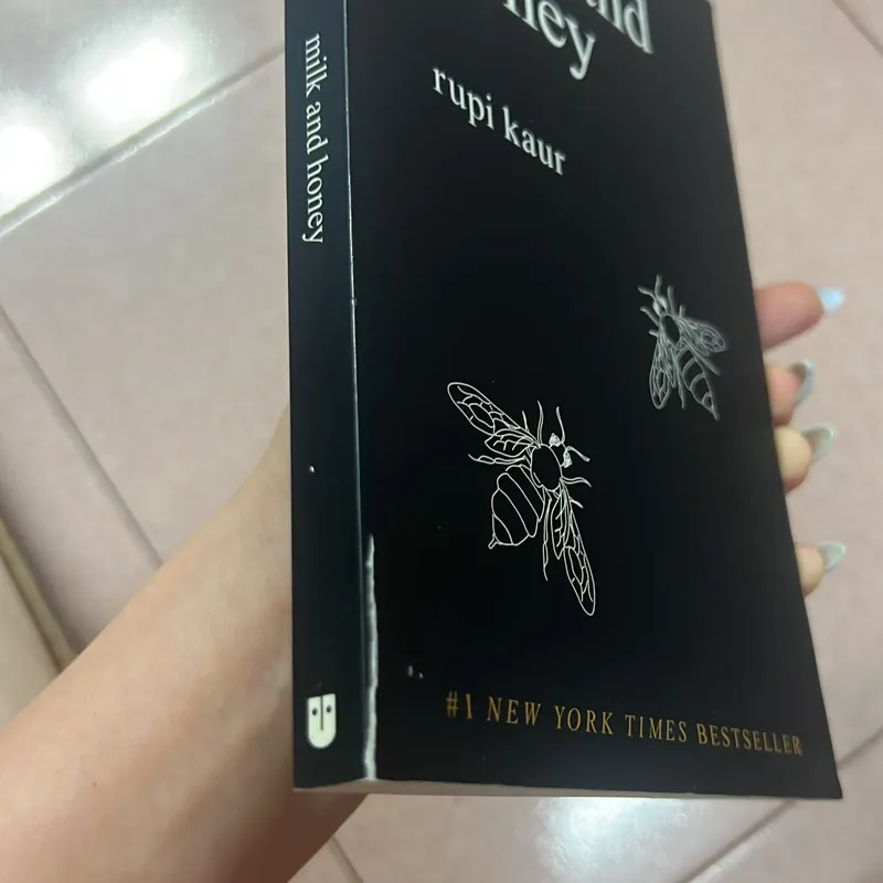 Milk and Honey - Rupi Kaur 699237