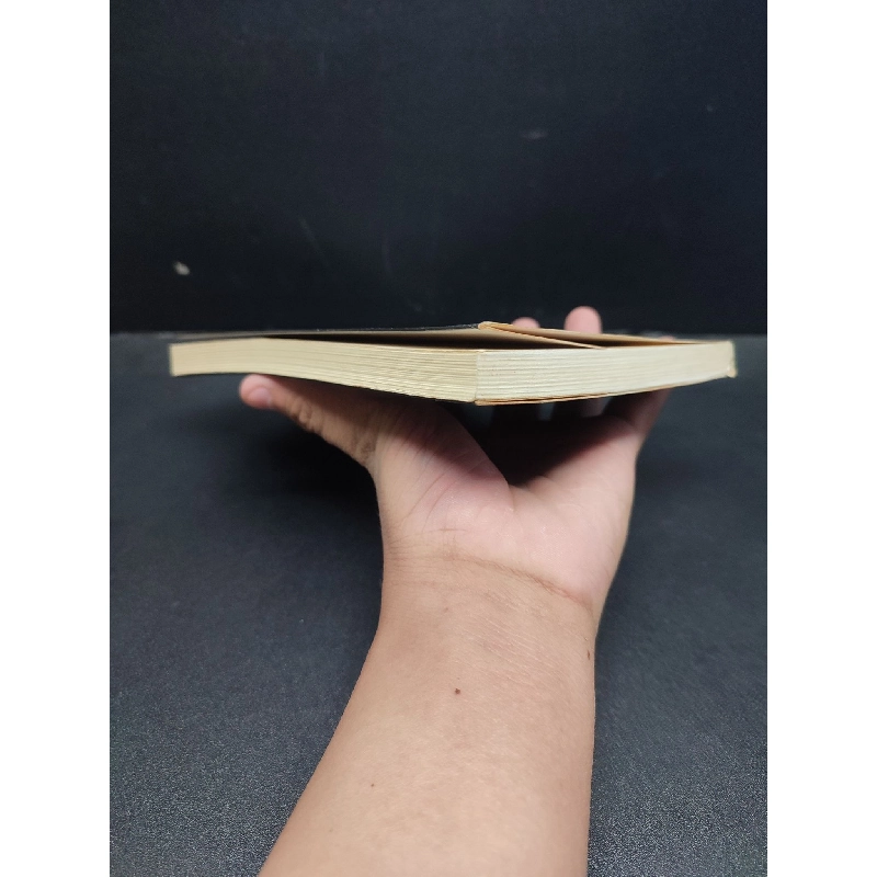 Cuốn sách nhỏ giúp bạn làm giàu louis Navellier 2009 mới 80% trầy góc HCM0806 kinh doanh 914770