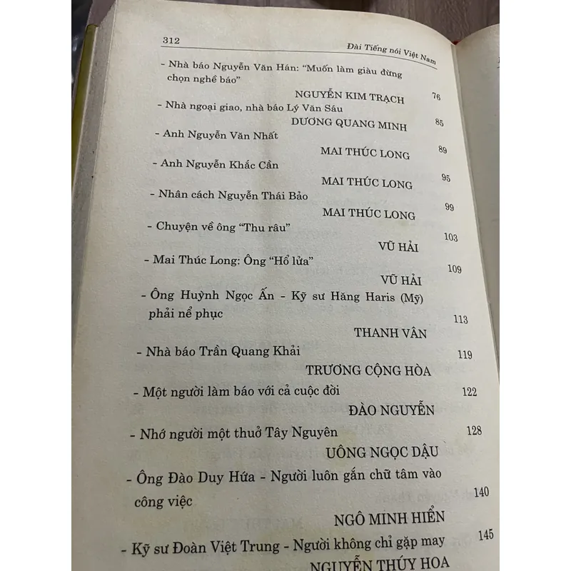 ĐÀI TIẾNG NÓI VIỆT NAM KÝ ỨC NGƯỜI VÀ NGHỀ 2 tập, bìa cứng 713076
