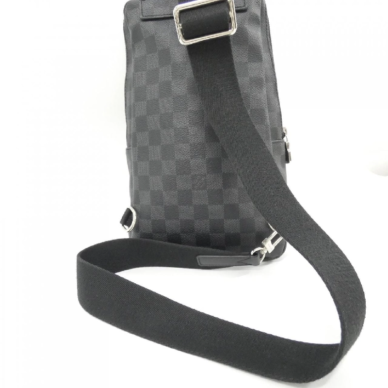Túi đeo chéo Louis Vuitton Damier Graphite Avenue N41719 612094