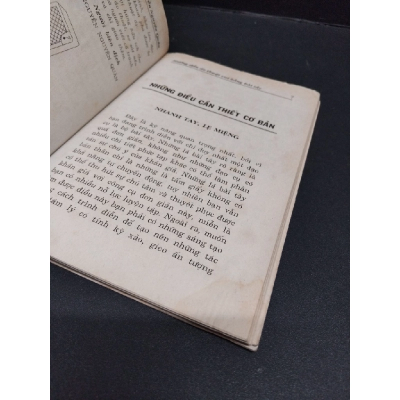 Hướng dẫn ảo thuật vui bằng bàn tay mới 70% ố vàng rách bìa 2001 HCM2809 Nguyễn Nguyên Quân KỸ NĂNG 291486