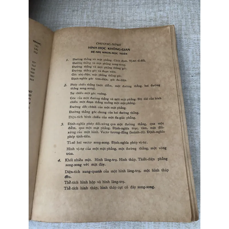 Hình học không gian lớp đệ nhị B 995233