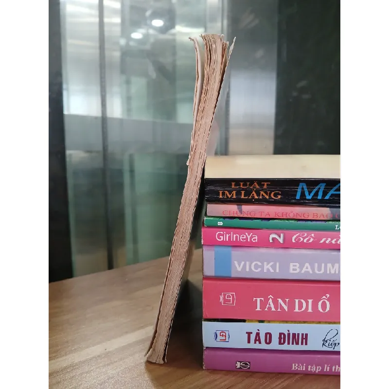 Lịch sử Việt Nam bằng tranh – NXB Trẻ 558498
