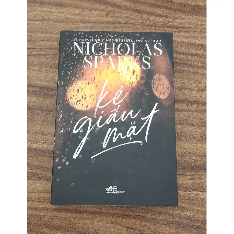 Tiểu thuyết của Nicholas Sparks: KẺ GIẤU MẶT (626 trang) 718638