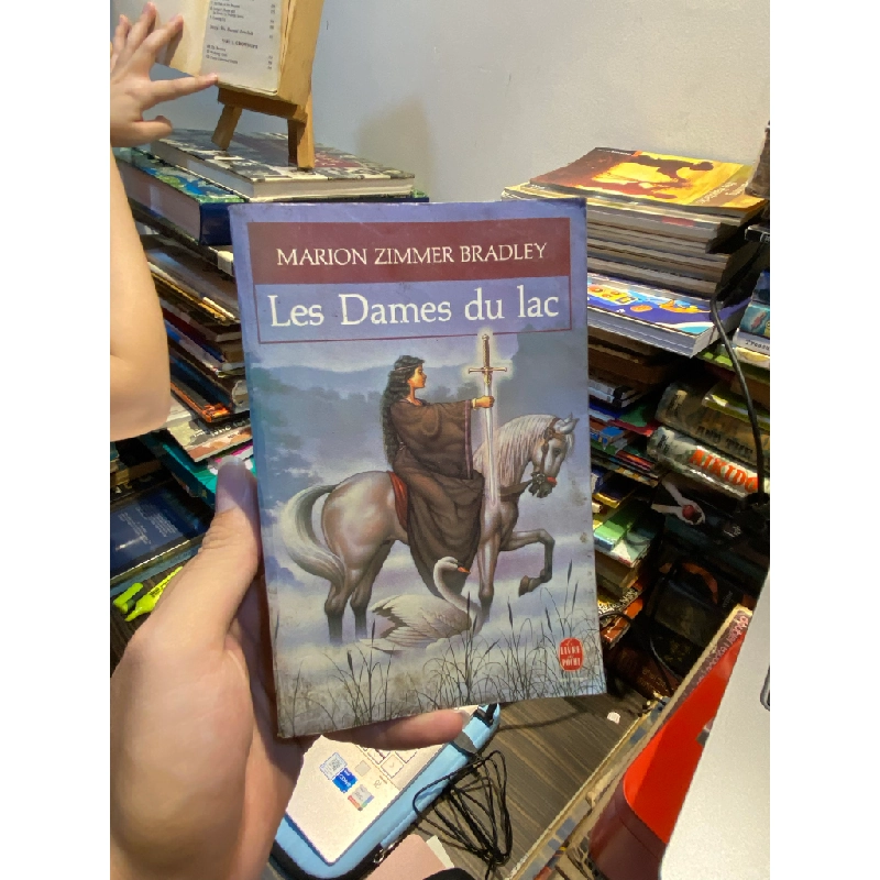 Les Dames du lac - Marion Zimmer Bradley 452842