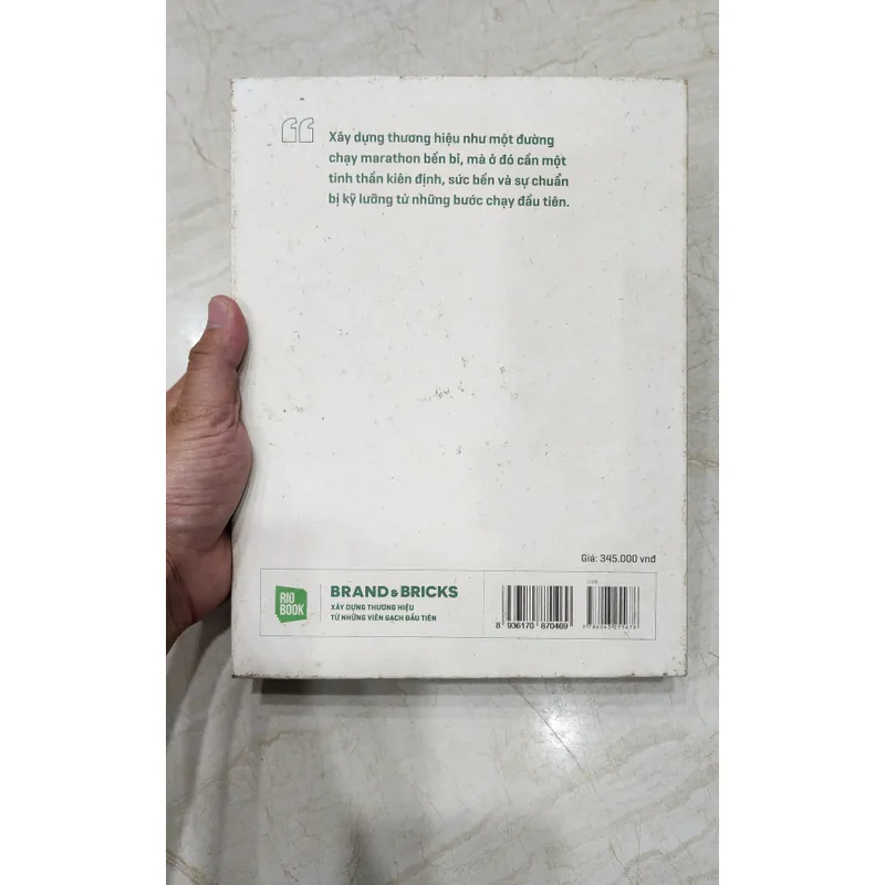 Brand & Bricks Xây dựng thương hiệu từ những viên gạch đầu tiên Riobook 736252