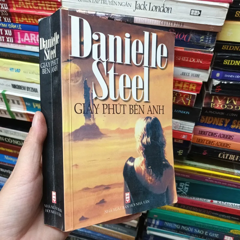 Giây Phút Bên Anh- Danielle Steel 675642