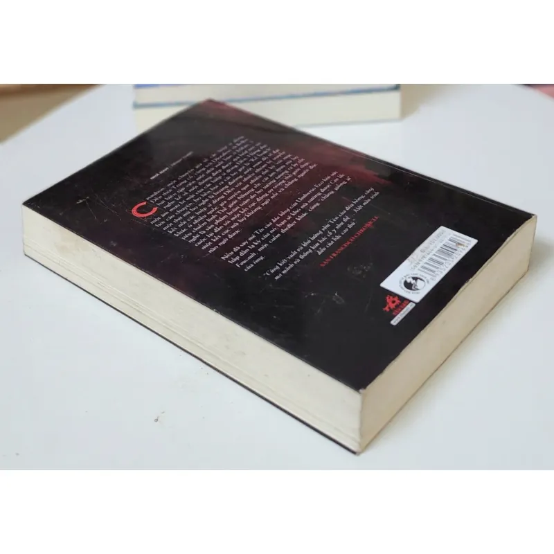 "Con lắc của Foucault"
- Tác giả: Umberto Eco (643 trang - size 16x24cm) 705336