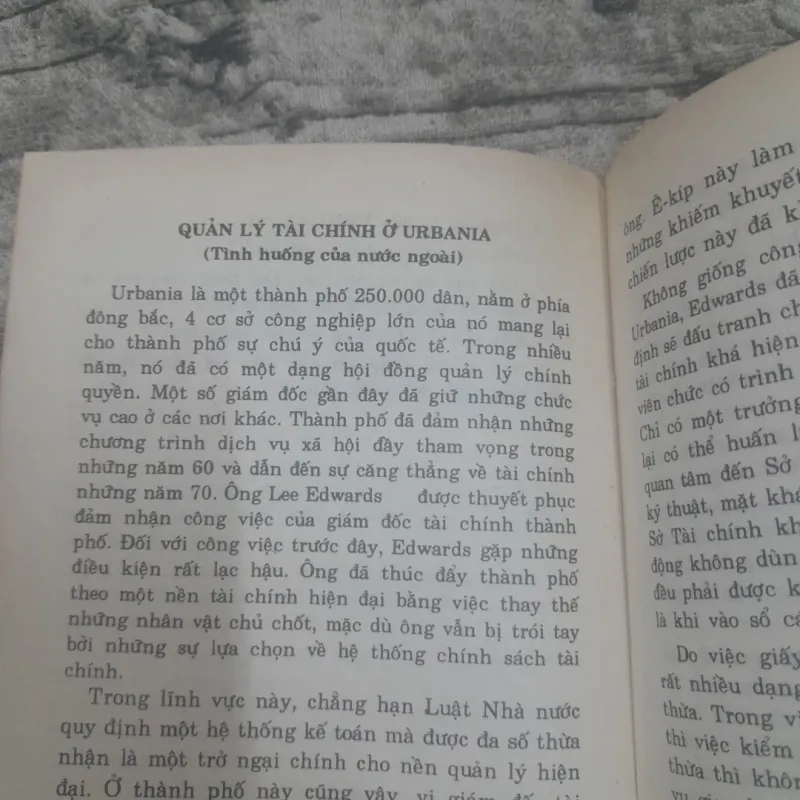 Phương pháp tình huống trong Đào Tạo Hành Chính. GS Tiến sỹ Ng Duy Gia và GS Mai Hữu Khuê. 750793