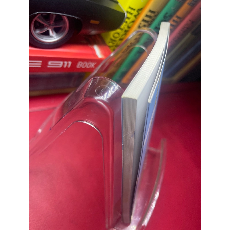 Thỏ bảy màu và những người nghĩ nó là bạn 2023 mới 90% truyện tranh Huỳnh Thái Ngọc HPB1605 SÁCH VĂN HỌC 925040