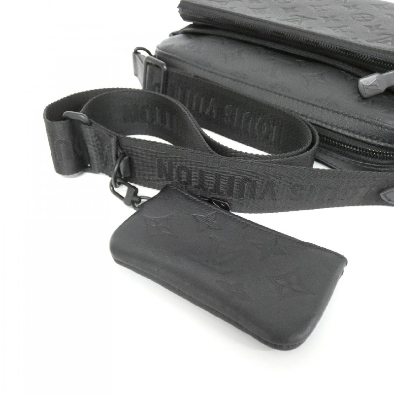 Túi đeo chéo Louis Vuitton Monogram Shadow Trio M46602 610002