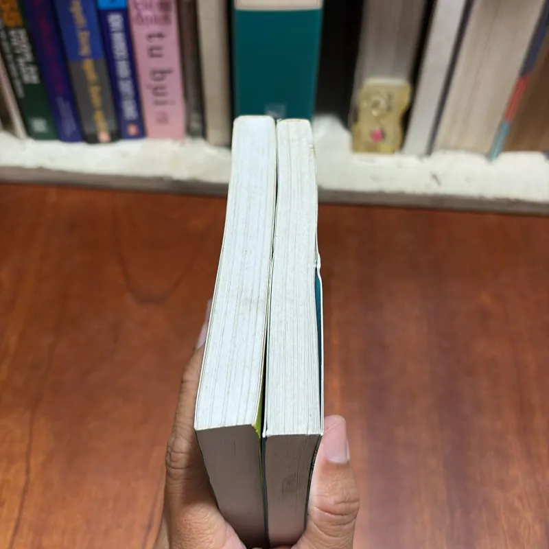 Tác Phẩm Và Lời Bình (Tác Phẩm Văn Học Trong Nhà Trường) - Nguyễn Tuân, Xuân Quỳnh - 2011 907584