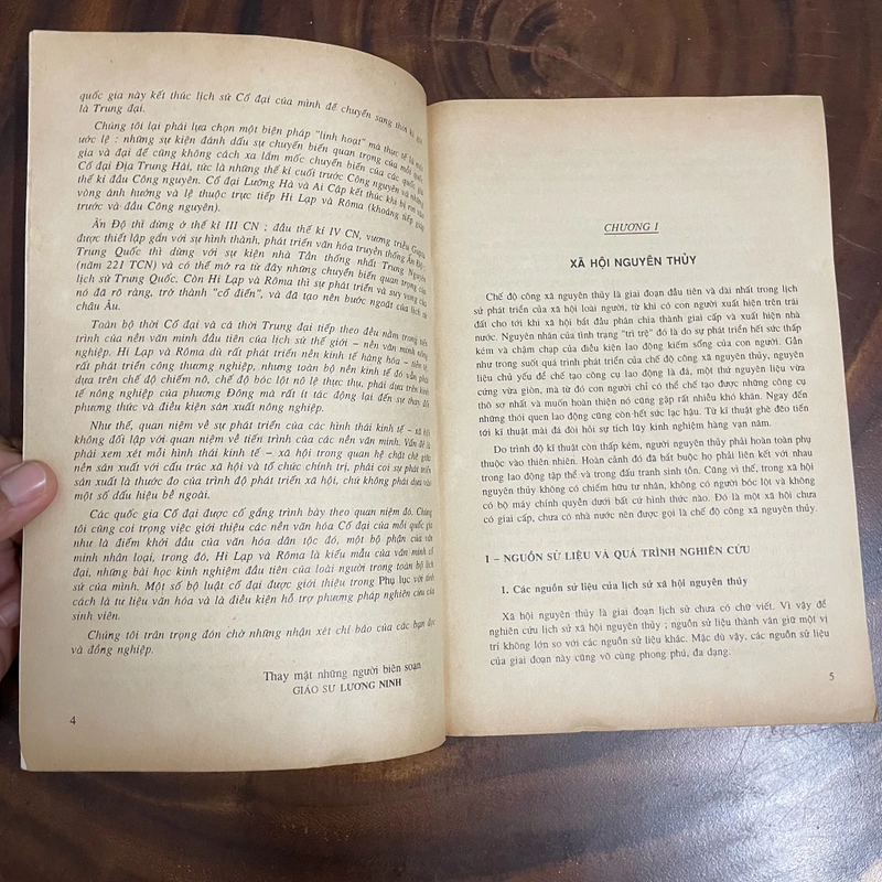 II Tựa sách: Lịch Sử Thế Giới Cổ Đại - 1999 447119