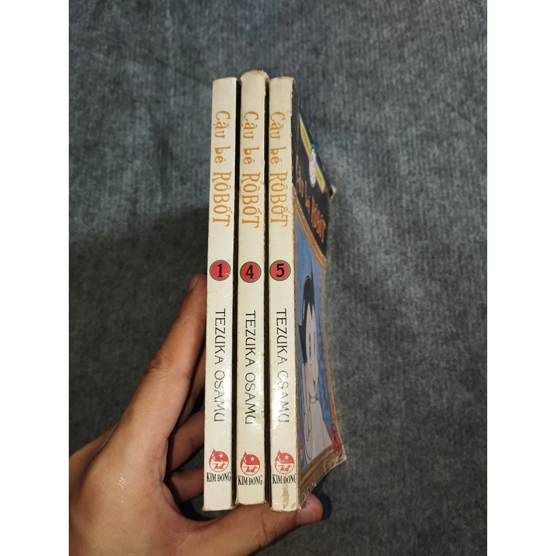 CẬU BÉ RÔBỐT - OSAMU TEZUKA 517684