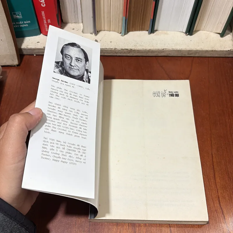 II Thiếu Nhi: Con Dế Ở Quảng Trường Thời Đại (Sách Kẹp Hạt Dẻ) - GEORGE SELDEN - ROGER VU 722463