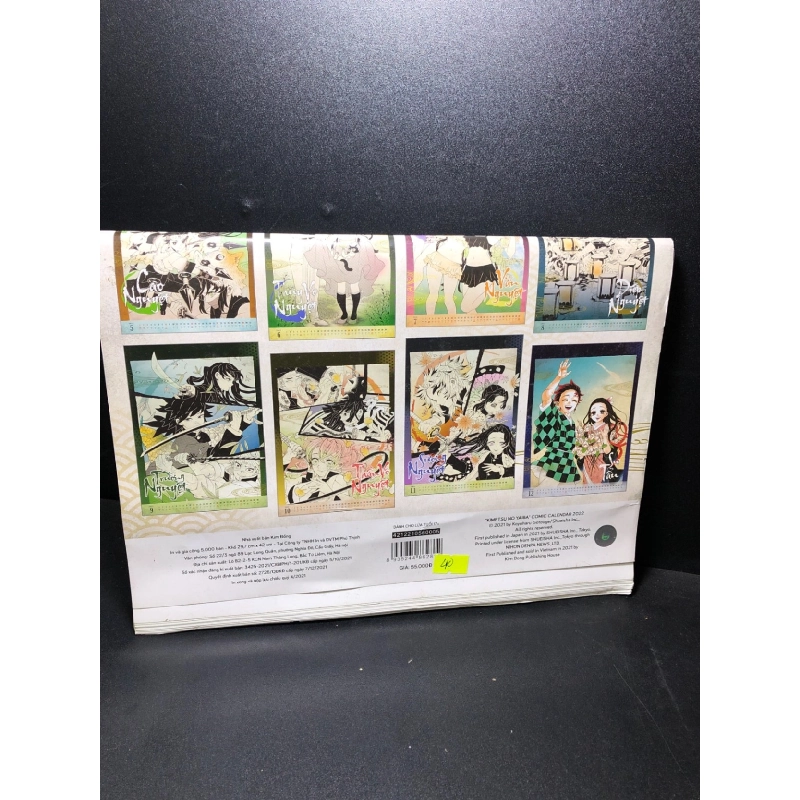 Lịch treo tường 2022 đính kèm tranh màu tuyệt đẹp mới 80% ( tranh màu ) bẩn nhẹ HCM2812 912591