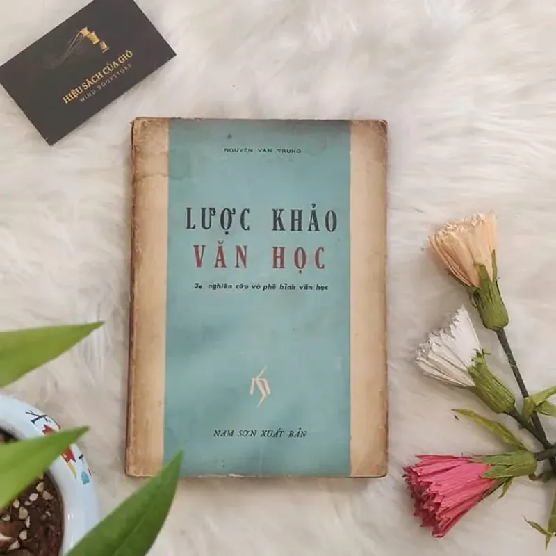 (Sách xưa, 75) Lược khảo văn học Tập 3: Nghiên cứu và phê bình văn học - Nguyễn Văn Trung 603350