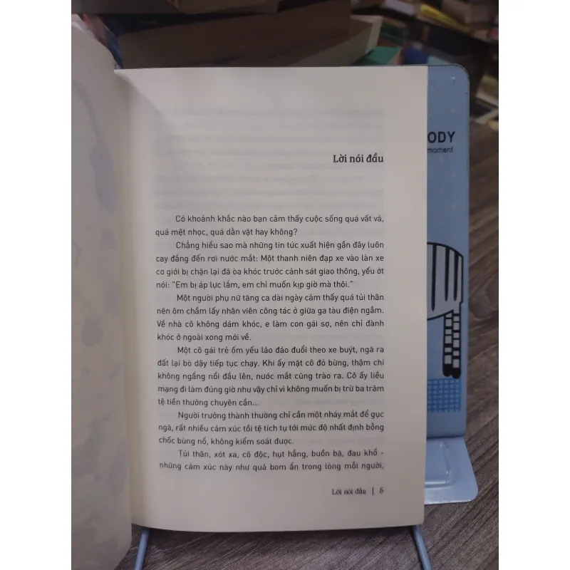 Sách: Đời là những niềm vui bé nhỏ - Tác giả: Hạ Dữ Chí 600544