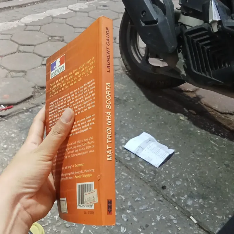 Mặt Trời Nhà Scozta - Laurent Gaude 991975