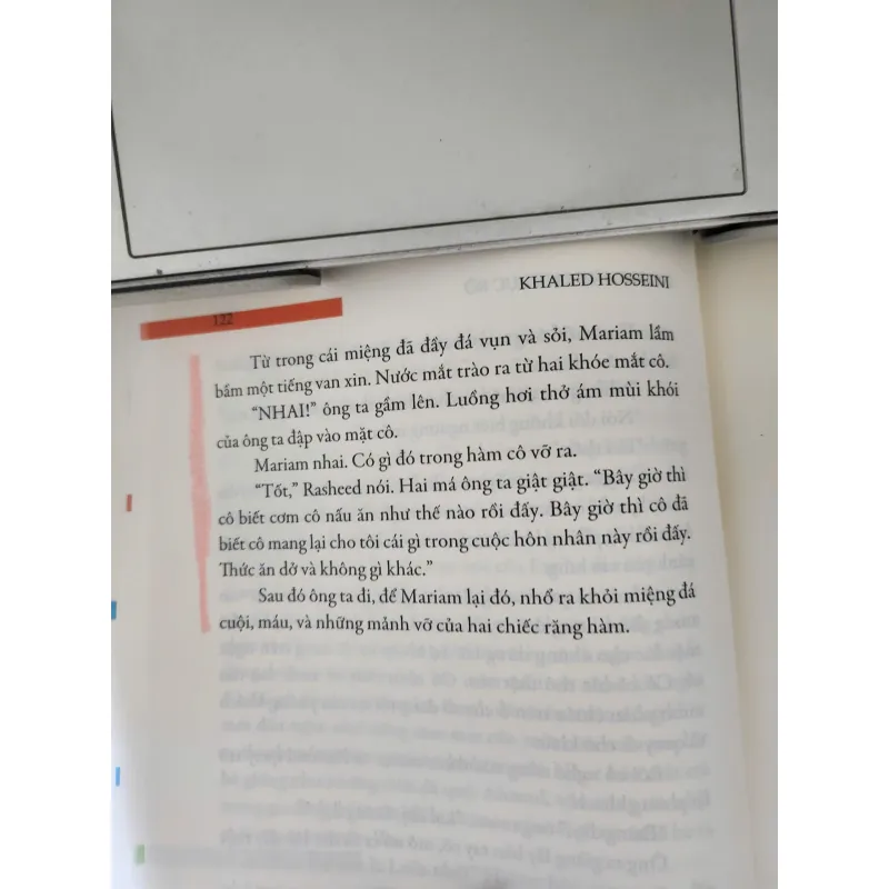 NGÀN MẶT TRỜI RỰC RỠ - Khaled Hosseini 961358