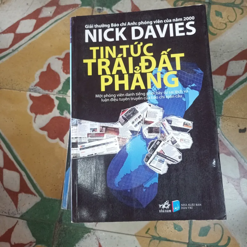 Tin Tức Từ Trái Đất Phẳng- Nick Davies 695628