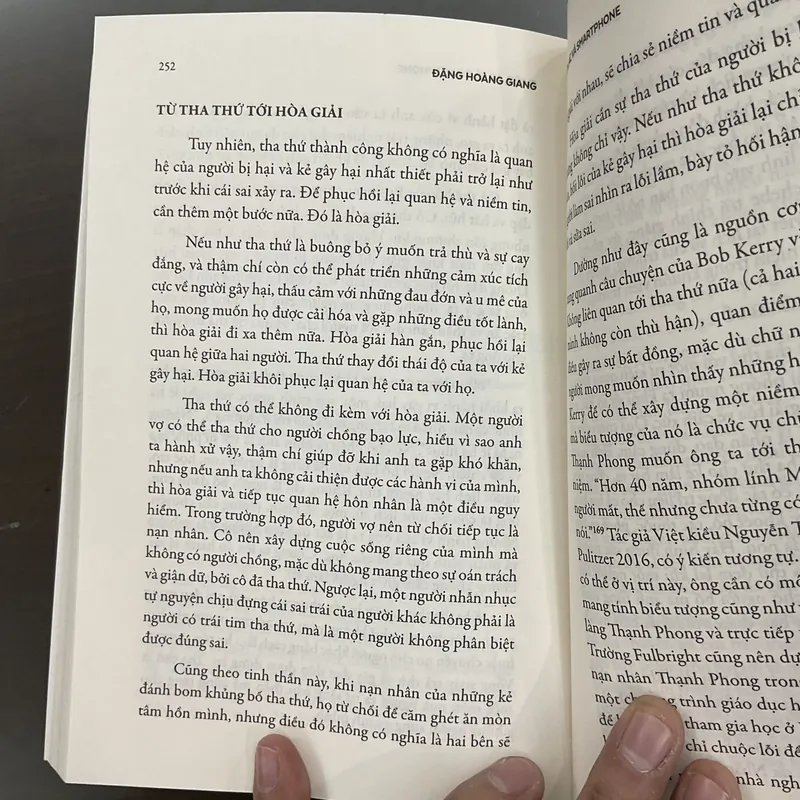 [TIỂU LUẬN] Thiện ác và Smartphone - Đặng Hoàng Giang 708719