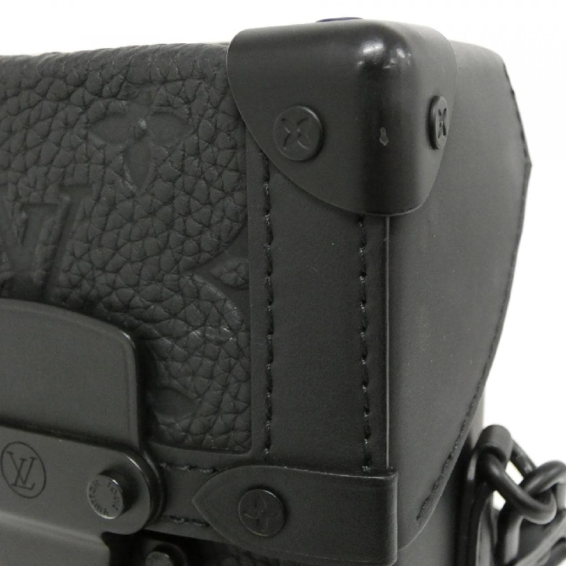 Túi xách đeo vai Louis Vuitton Trunk Wearable Wallet Monogram Trianon M82070 611703