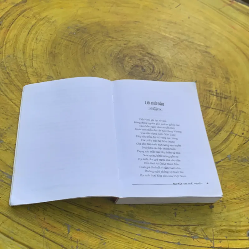  VIỆT NAM BỐN NGÀN NĂM - NGUYỄN THỊ HUỆ 783865