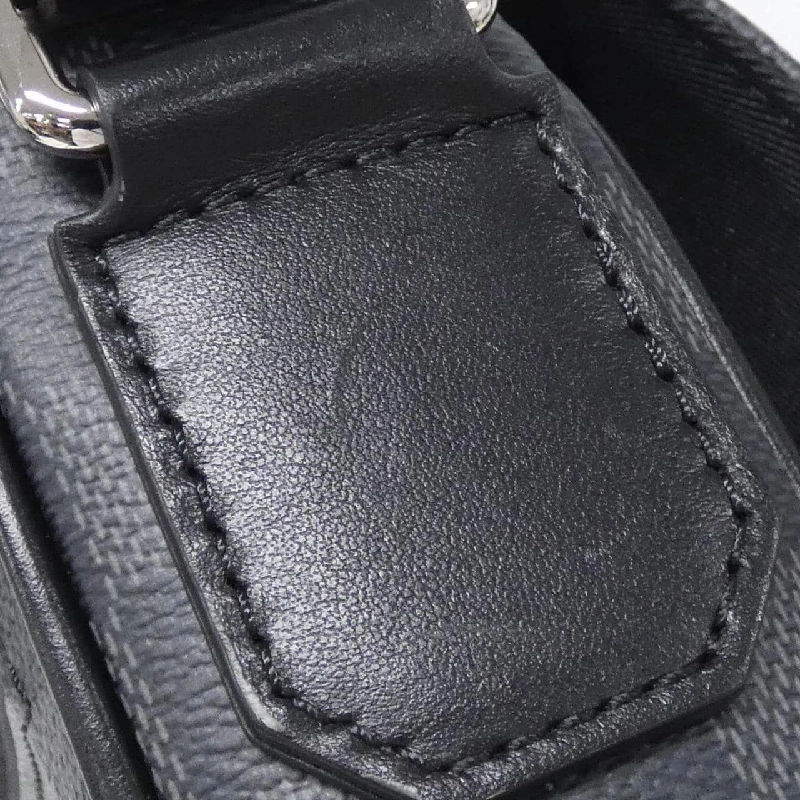 Túi đeo vai Louis Vuitton Damier Graphite District PM N42710 611736