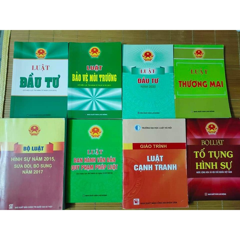 Sách luật cần pass ạ 192760