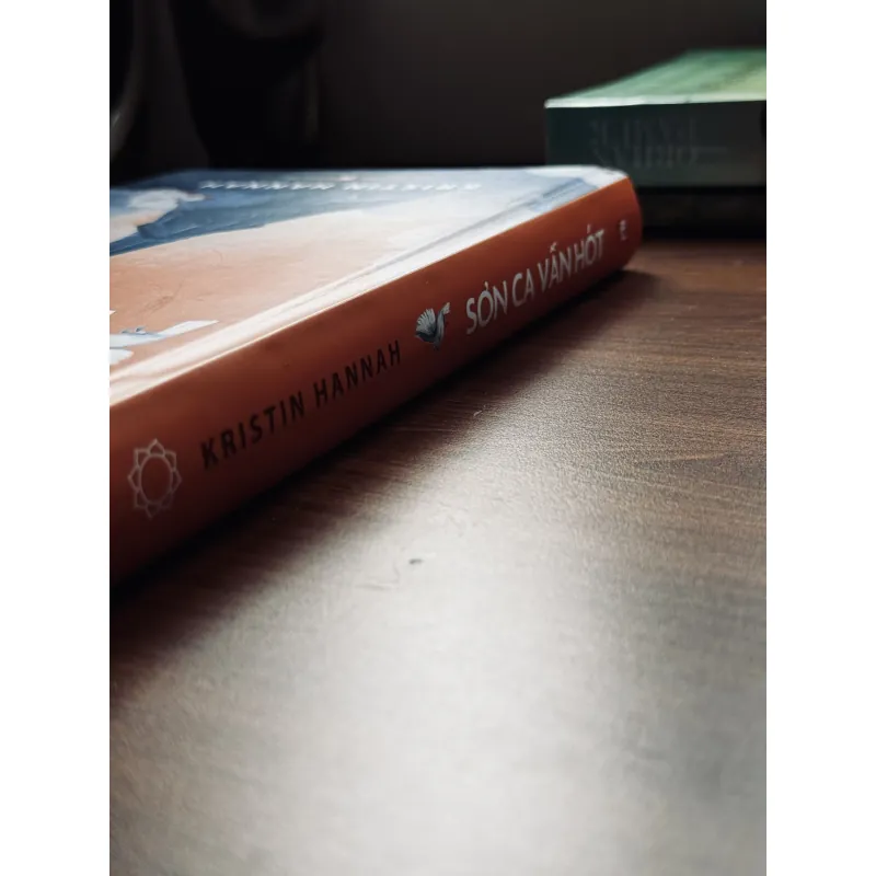 Sơn ca vẫn hót (Bìa cứng) - Kristin Hannah 788034