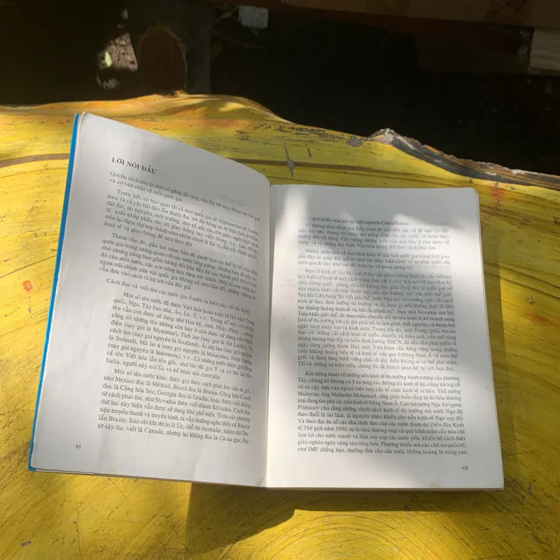 Sổ tay CÁC NƯỚC TRÊN THẾ GIỚI -  Ý NHÃ LST 780582