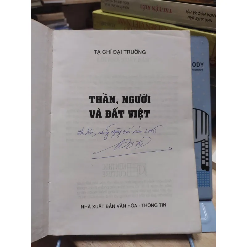 sách: Thần, Người và Đất Việt -  Tạ Trí Đại Trường (A1) 572336
