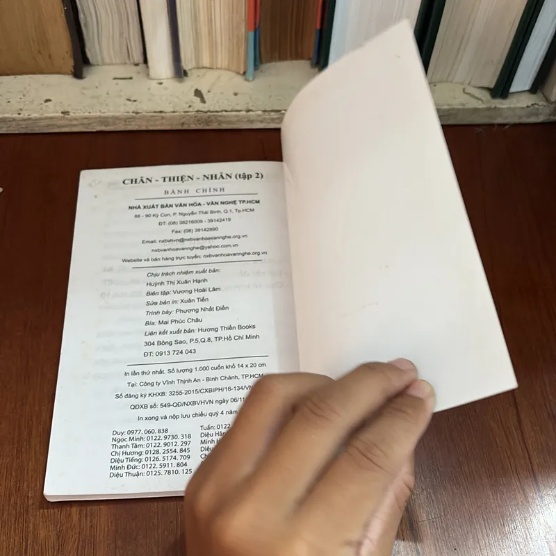II Tựa sách: Chân Thiện Nhẫn - Bành Chính - 2015 589760