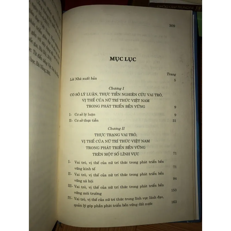 Vai trò và vị thế của nữ trí thức Việt Nam trong phát triển bền vững  721064
