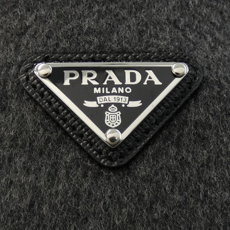 Áo khoác PRADA logo tam giác P618PZ S222 03H 632562