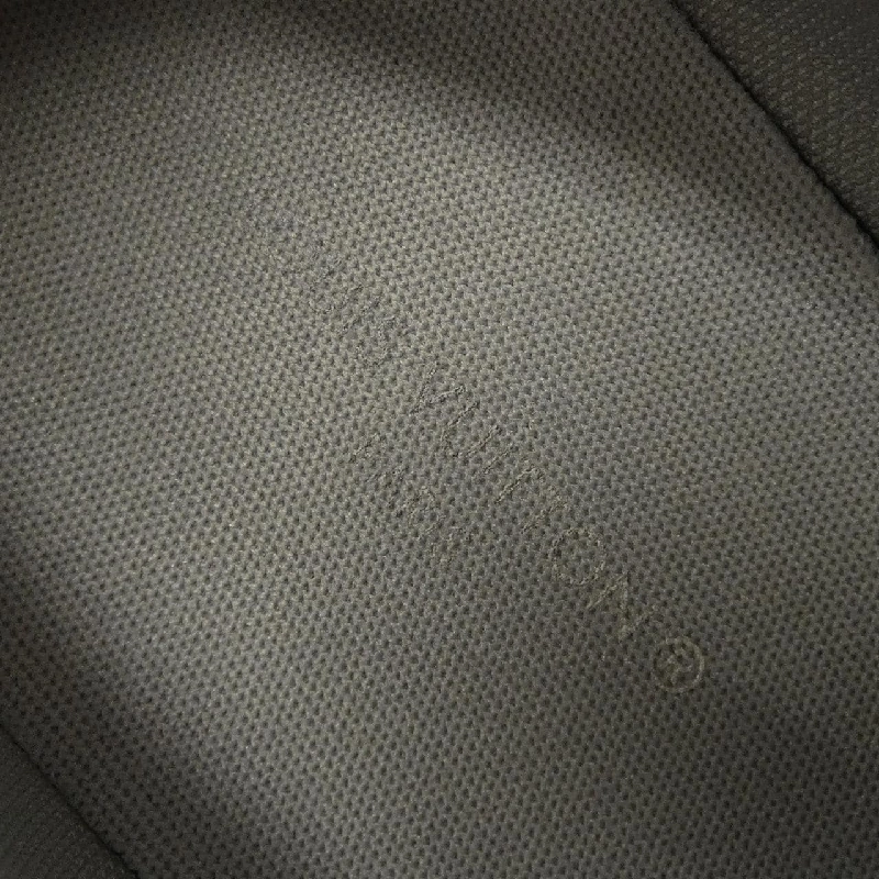 Giày sneaker LOUIS VUITTON Rivoli - Hàng hiệu Authentic 905409