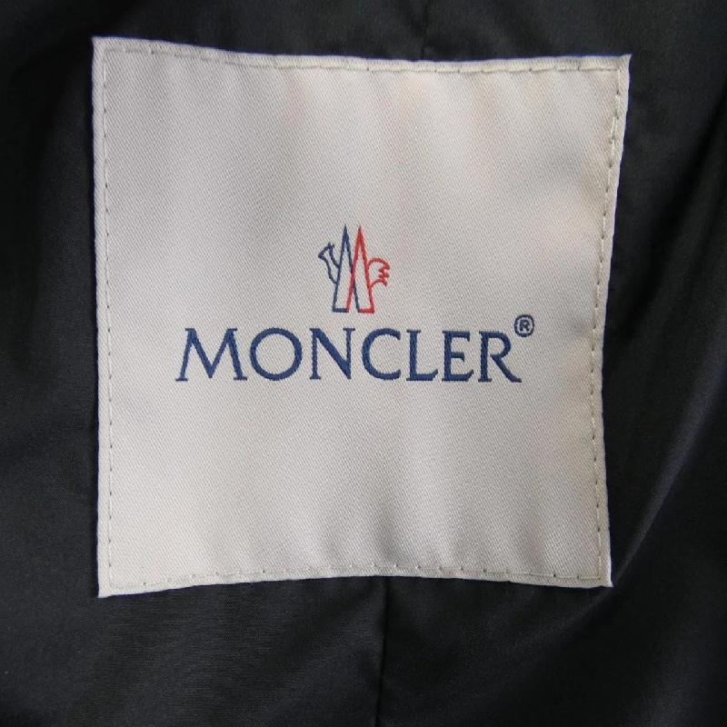 Áo khoác MONCLER PAU - Hàng hiệu Authentic 822497