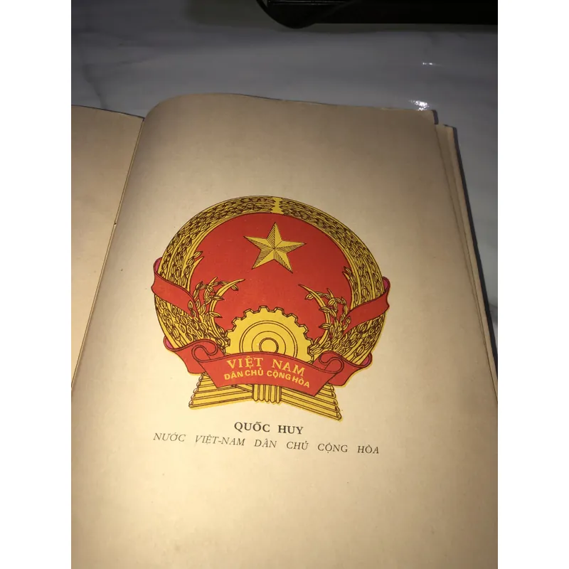 Việt Nam đất nước Anh Hùng  738096