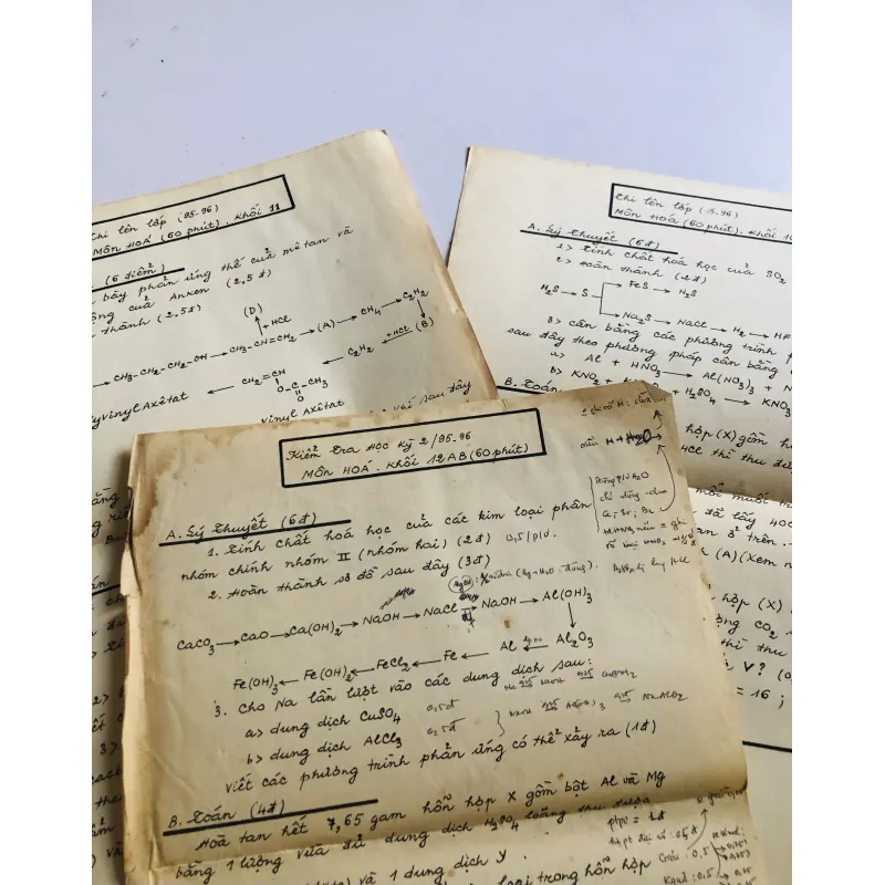 1 Chứng thư + 3 tờ đề thi môn hóa + tờ giấy thi 776940