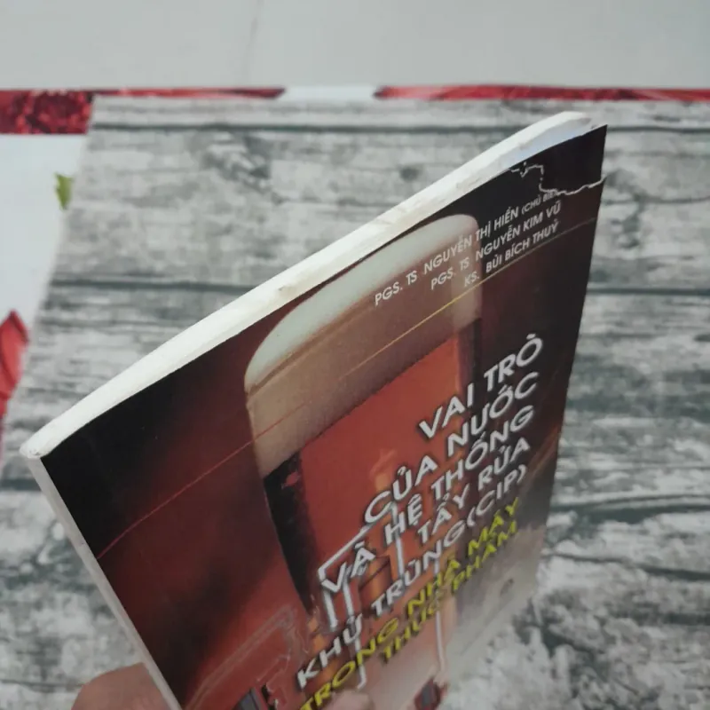 NƯỚC VÀ HỆ THỐNG TẨY RỬA KHỬ TRÙNG (CIP) NM. thực phẩm. CB. Phó GS Tiến sỹ Ng. T. Hiền 605077