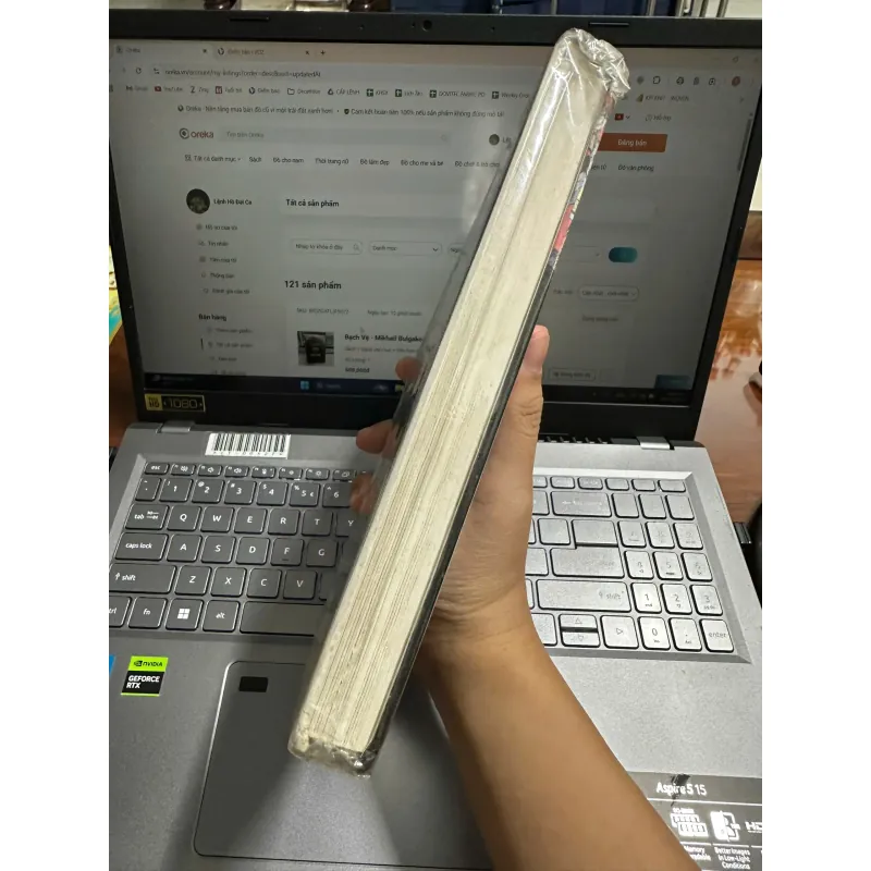 Lê Vân Yêu và Sống - Bùi Mai Hạnh & Lê Văn (Bìa cứng) 698148