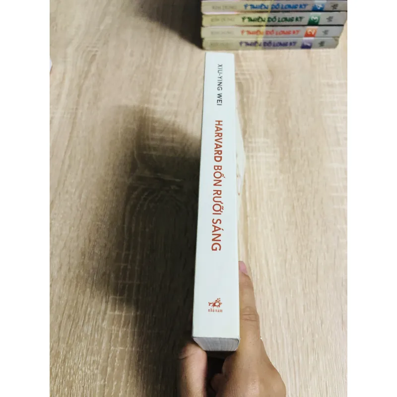 HARVARD BỐN RƯỠI SÁNG  1004069