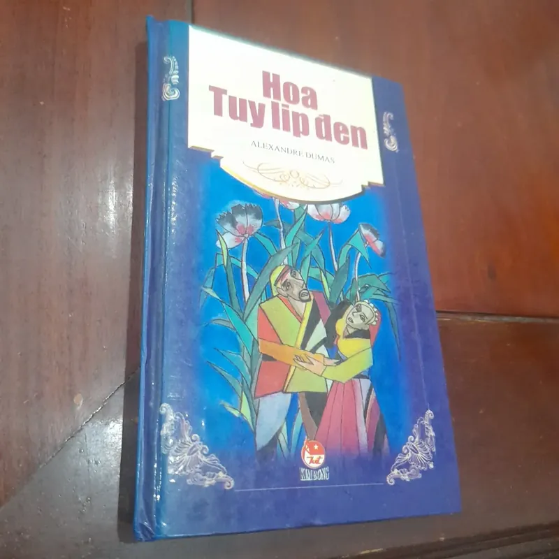 Danh tác thế giới rút gọn - HOA TUY LIP ĐEN 714634