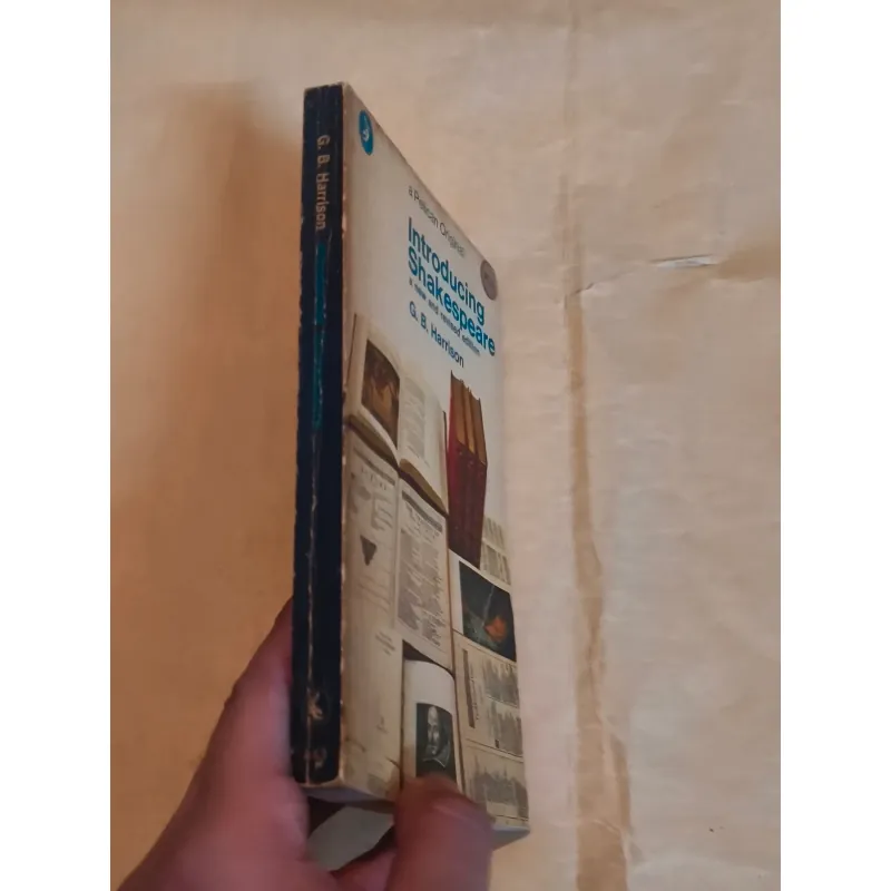 Introducing Shakespeare (Pelican) 1025163