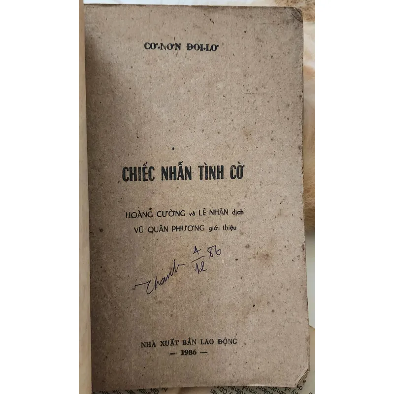 Tiểu thuyết trinh thám cổ điển của Arthur Conan Doyle: CHIẾC NHẪN TÌNH CỜ 703961